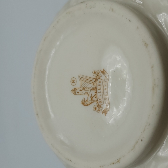 Belleek Ireland Thistle Vase / Belleek Ireland Beautiful Vintage Vase - Picture 5 of 6